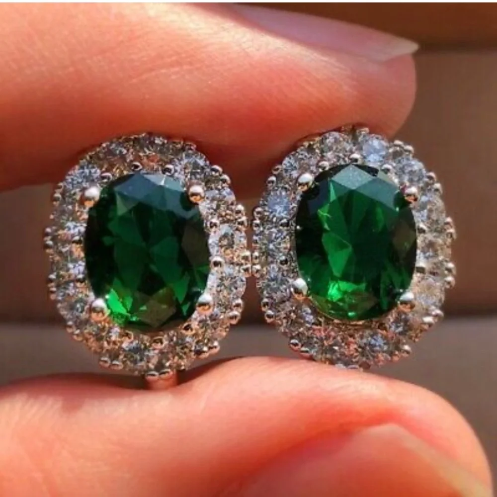 NWT STERLING SILVER EMERALD STUD EARRINGS - Picture 1 of 1